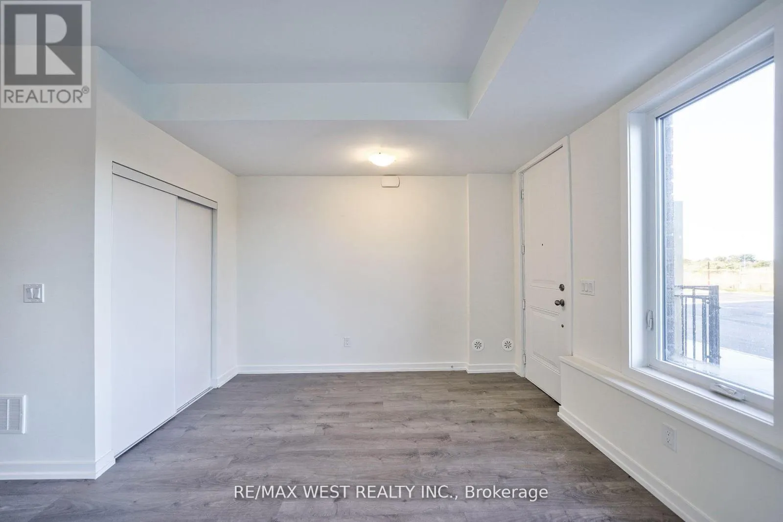 201 - 160 DENSMORE ROAD