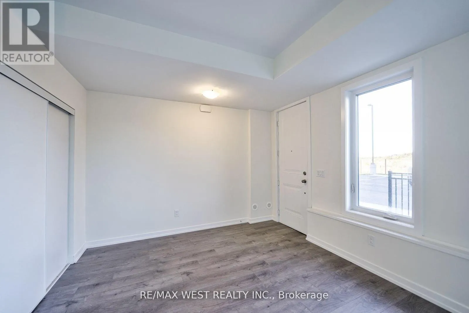 201 - 160 DENSMORE ROAD