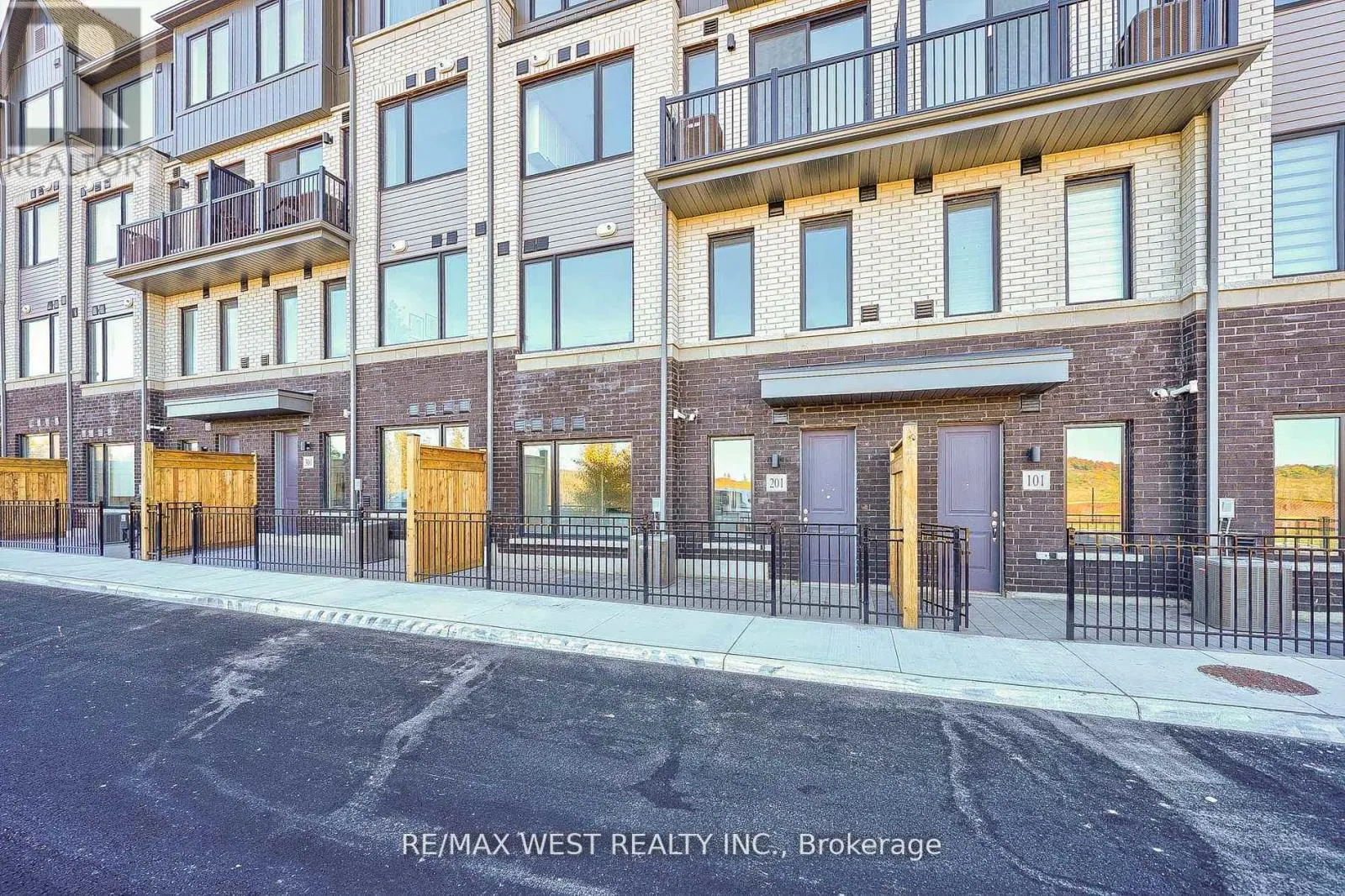201 - 160 DENSMORE ROAD
