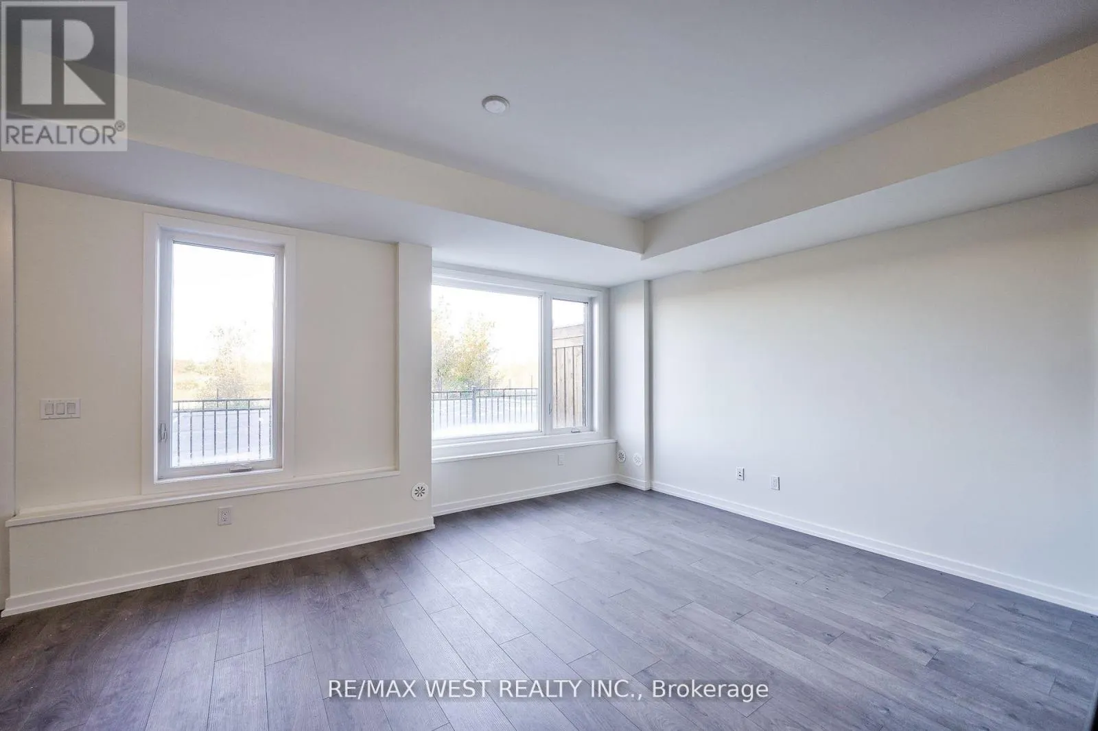 201 - 160 DENSMORE ROAD