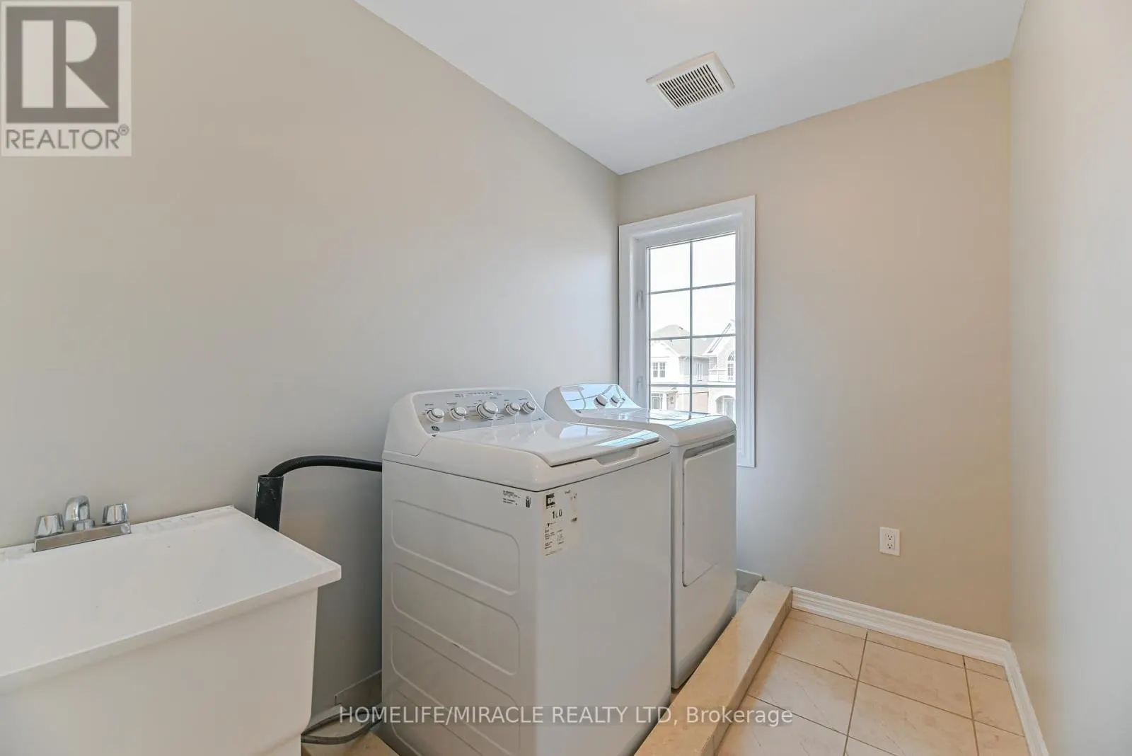 24 WEATHERALL AVENUE