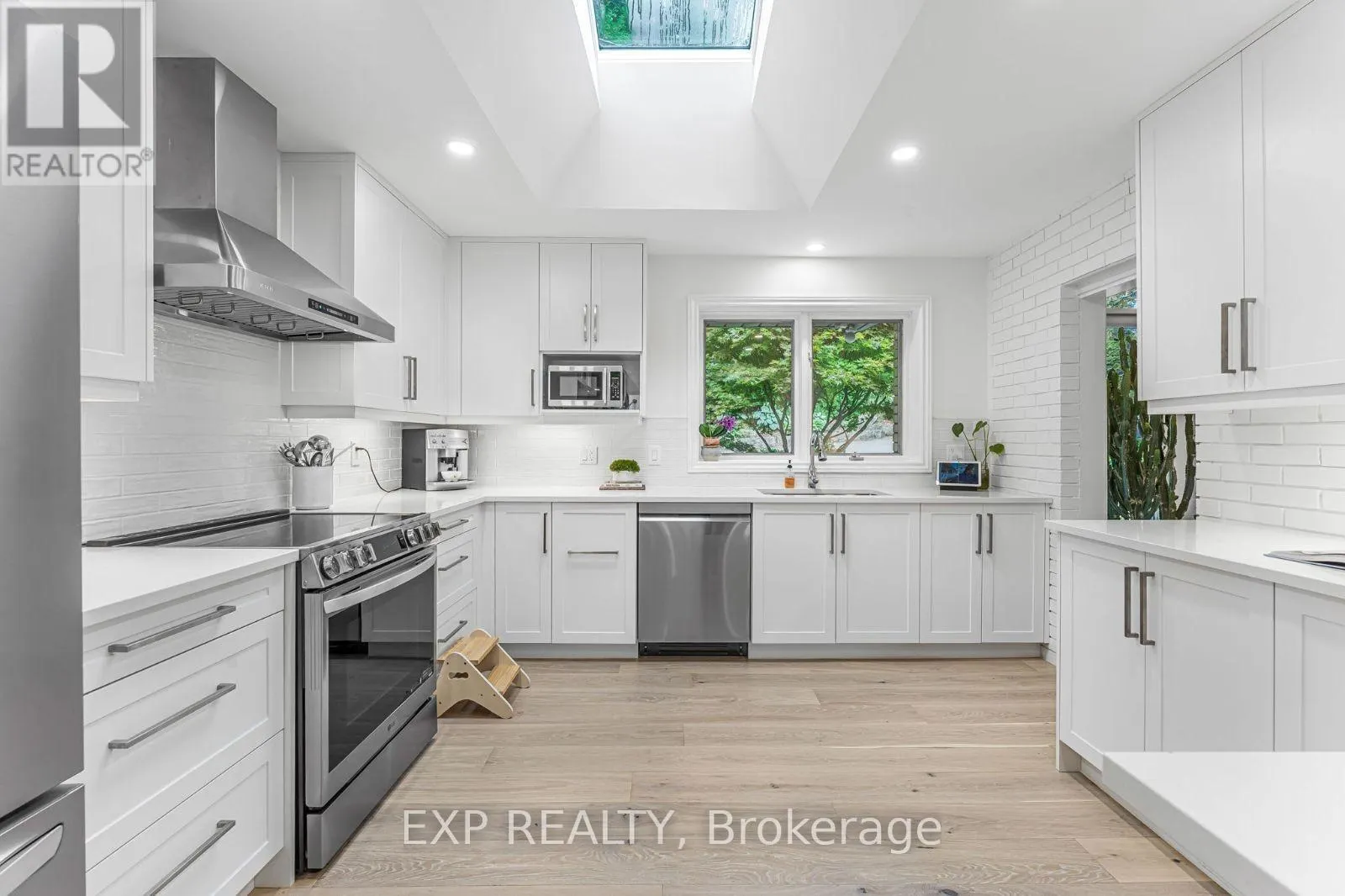 937 MONTGOMERY DRIVE