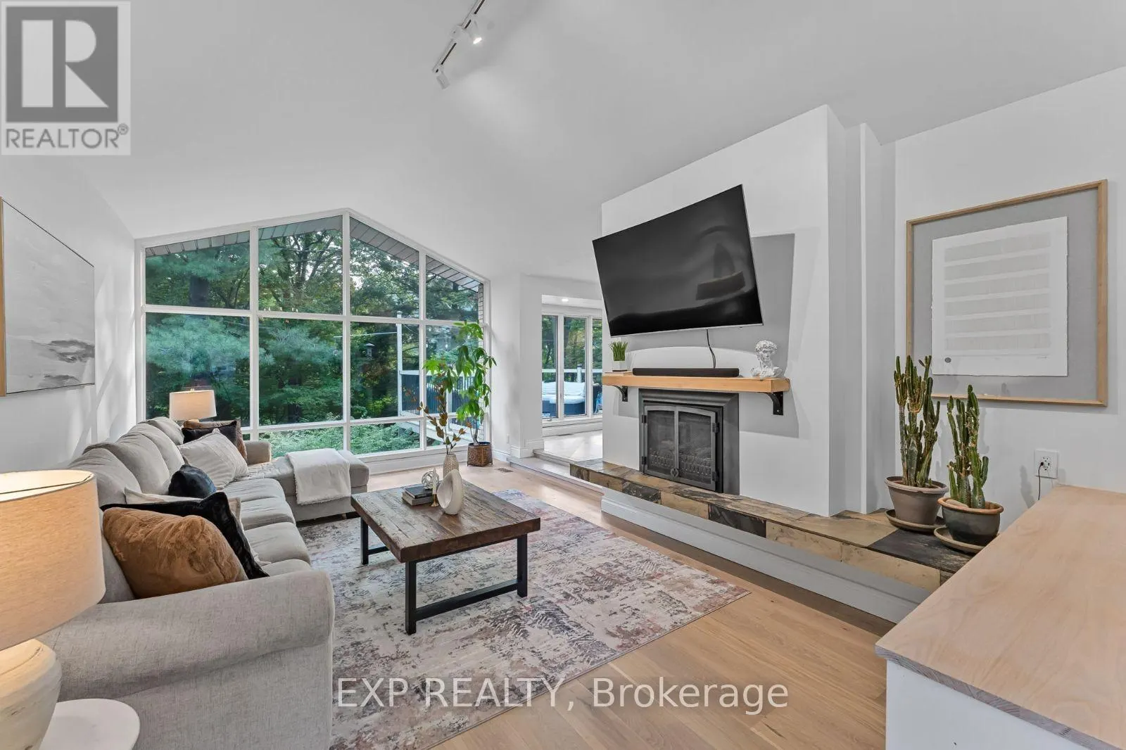 937 MONTGOMERY DRIVE