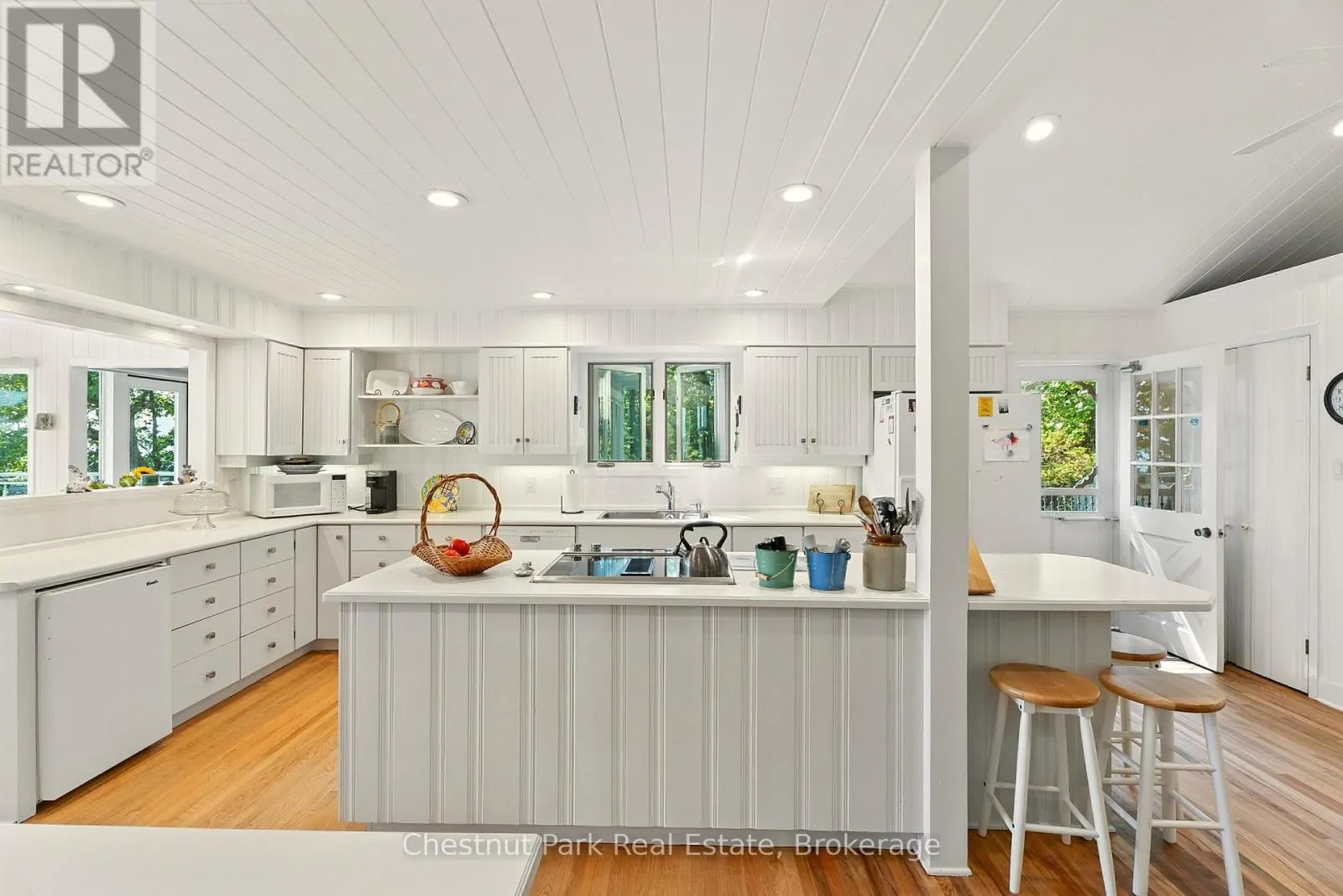 14 - 1121 SCARCLIFFE ROAD, #14