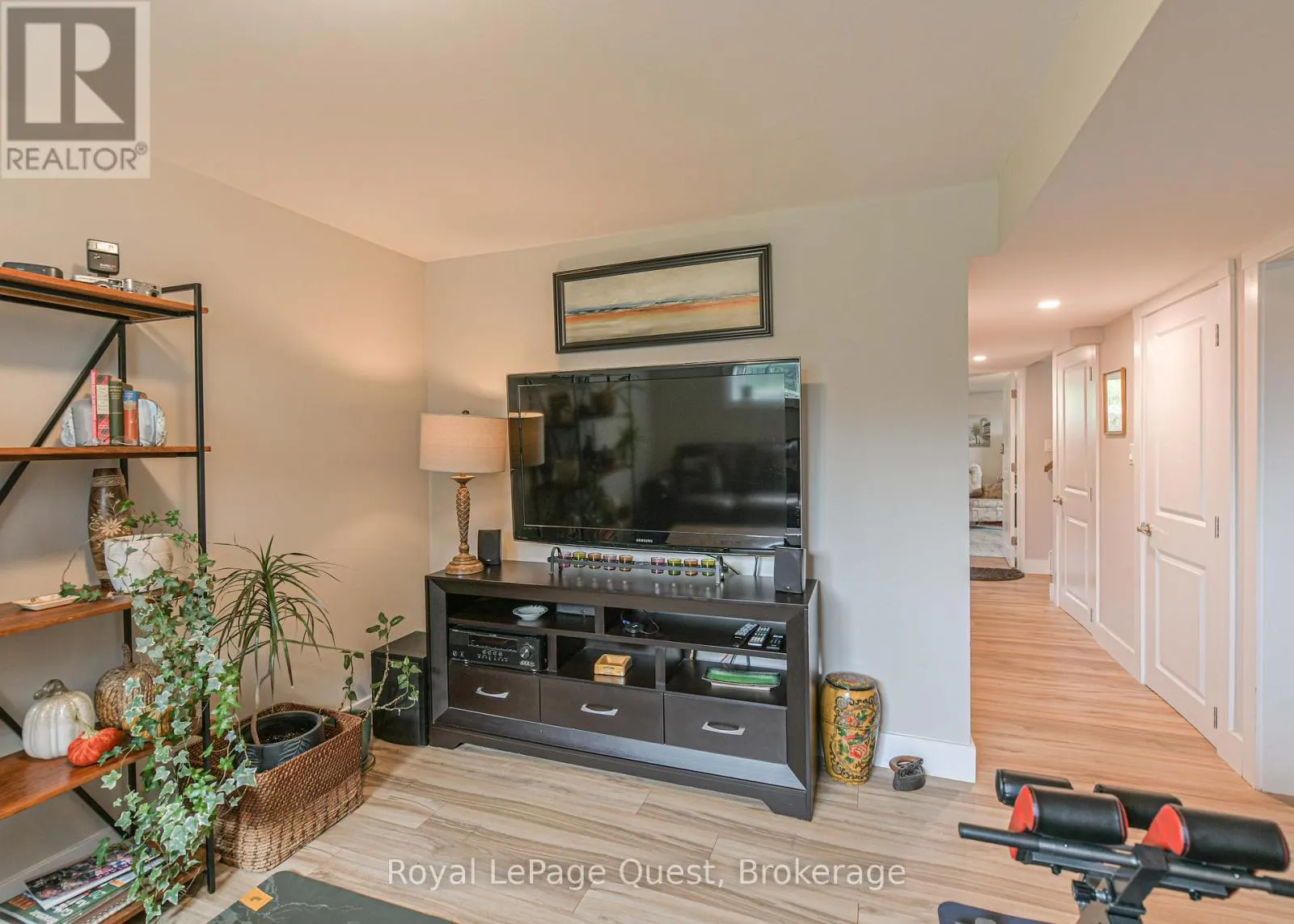 6 MILLWOOD COURT