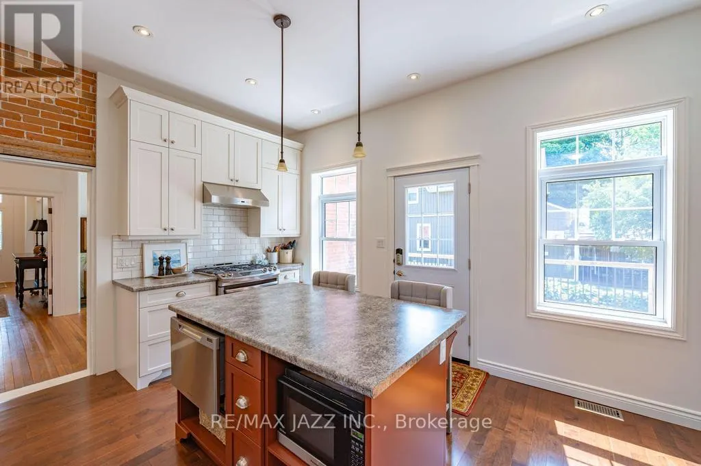 118 RICHARD STREET