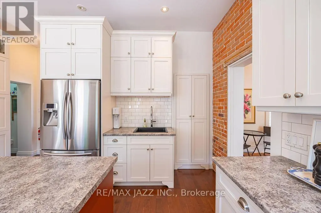 118 RICHARD STREET