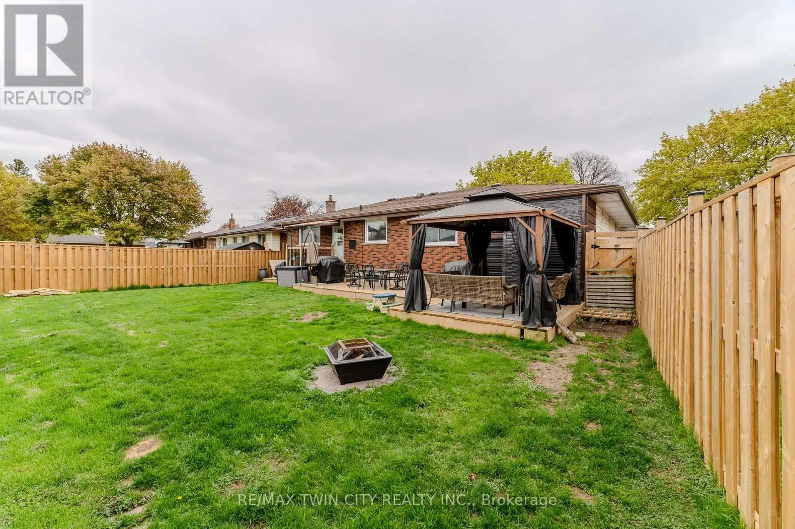 8 PEMBROKE AVENUE