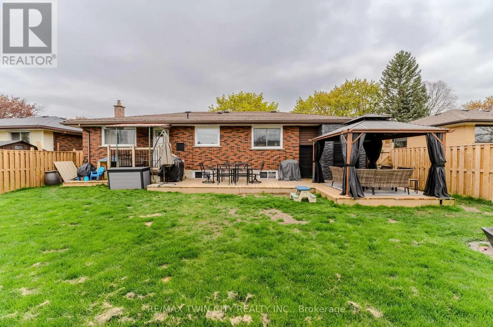 8 PEMBROKE AVENUE