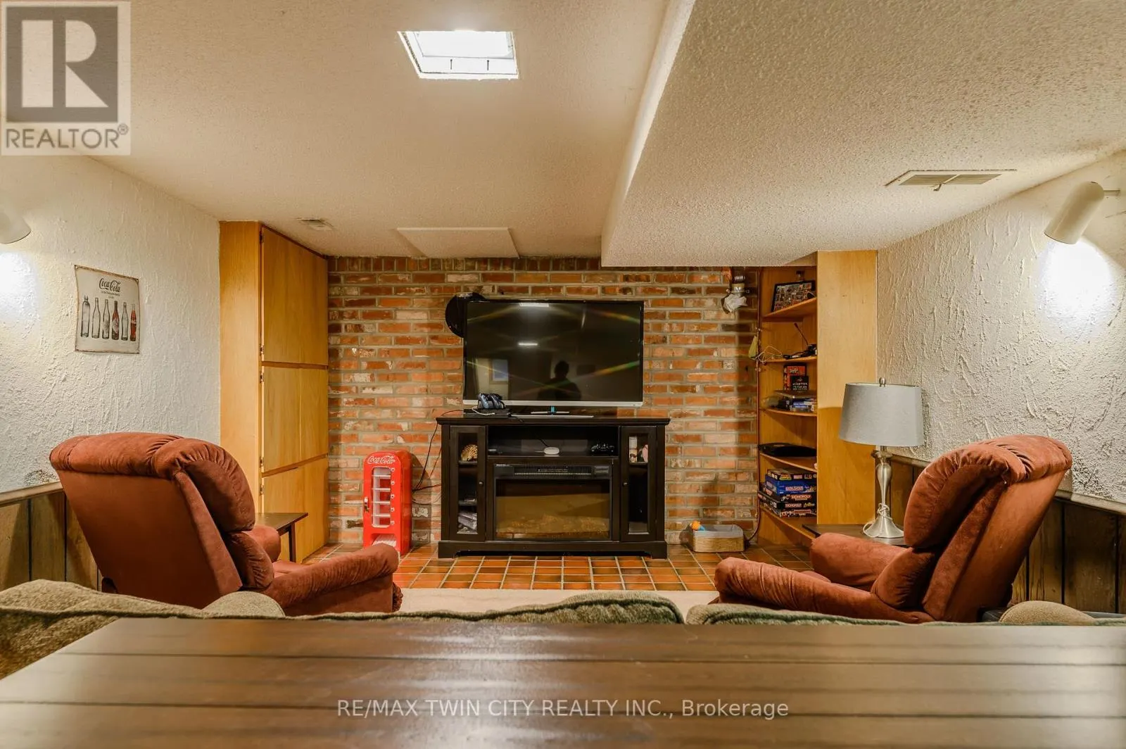 8 PEMBROKE AVENUE