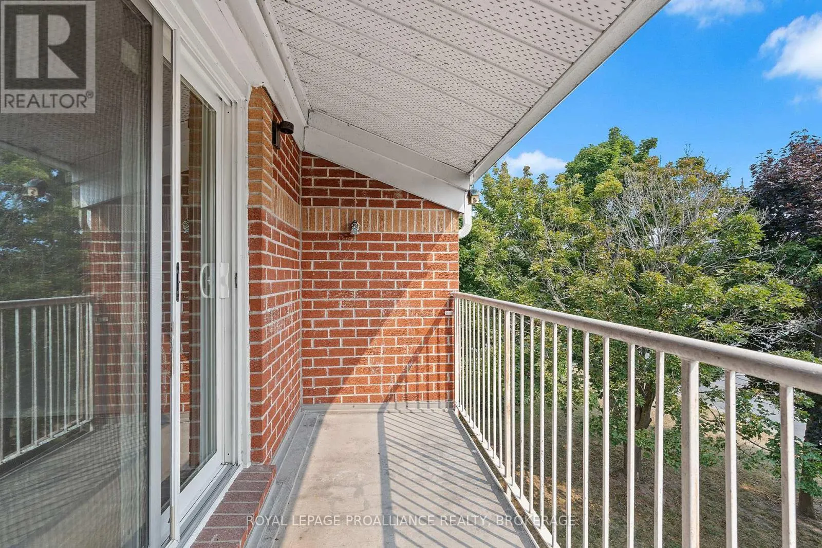 302 - 573 ARMSTRONG ROAD, #302