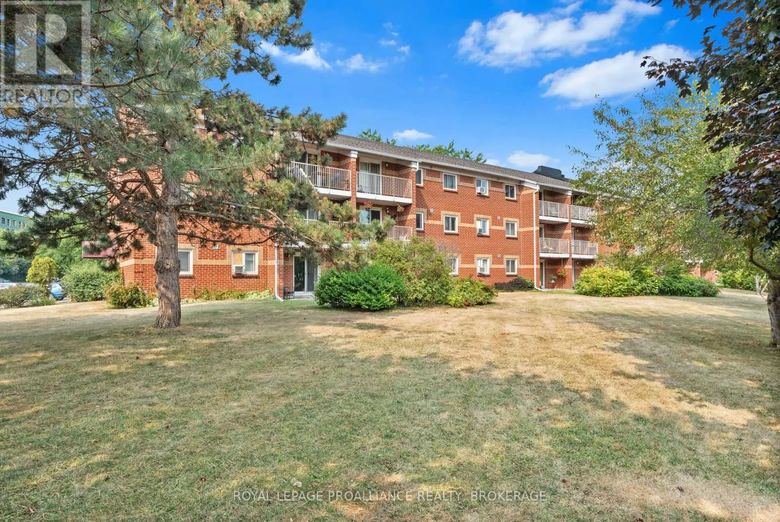 302 - 573 ARMSTRONG ROAD, #302