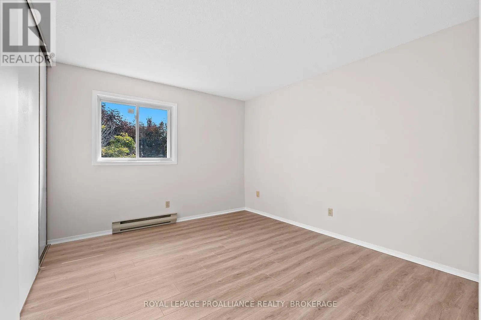 302 - 573 ARMSTRONG ROAD, #302