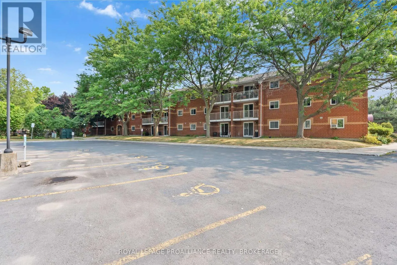 302 - 573 ARMSTRONG ROAD, #302