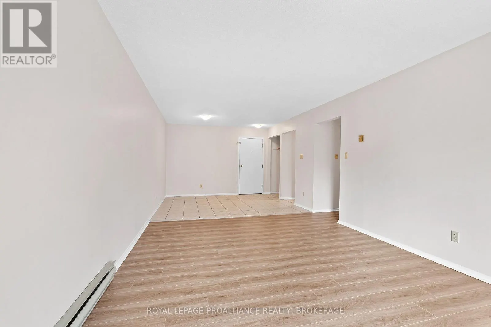 302 - 573 ARMSTRONG ROAD, #302