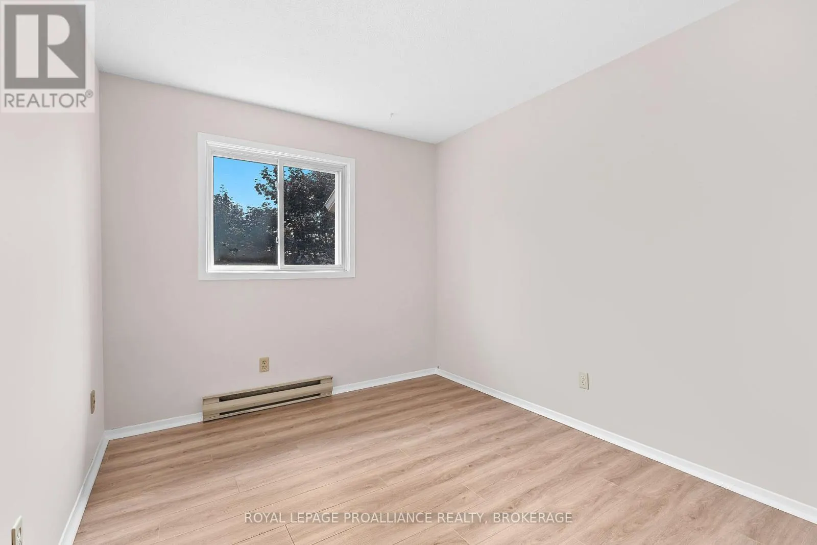 302 - 573 ARMSTRONG ROAD, #302