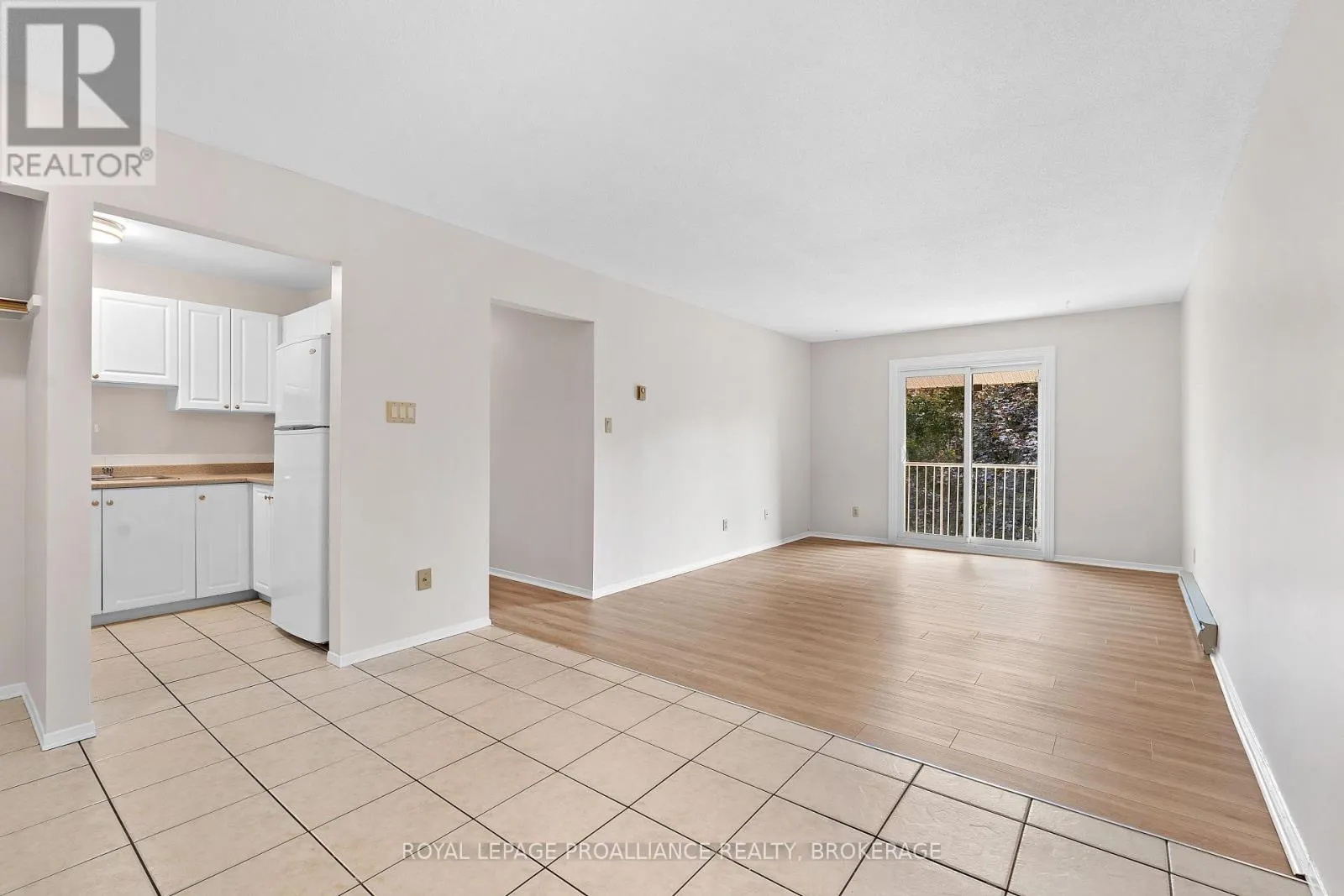 302 - 573 ARMSTRONG ROAD, #302