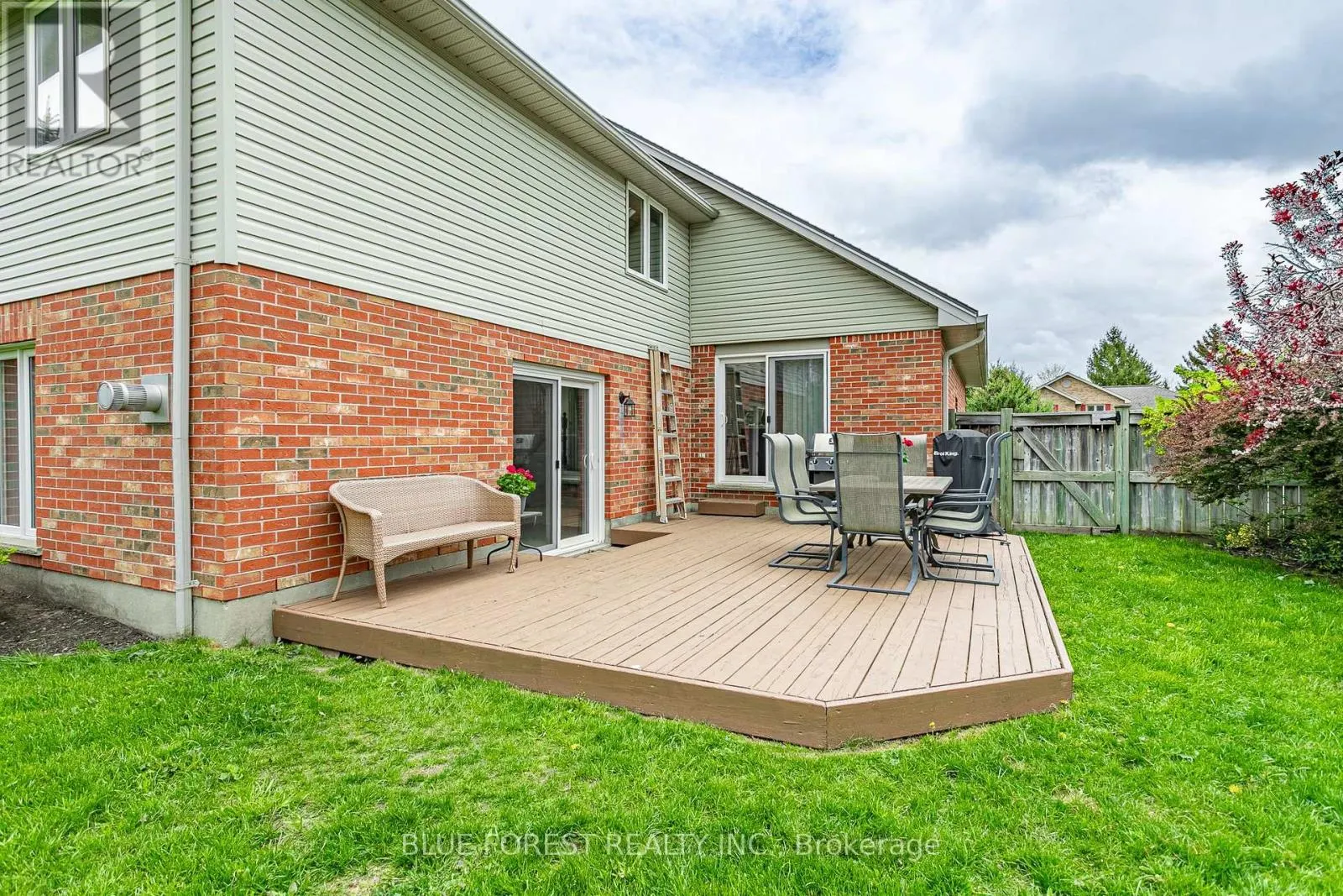 49 PARKVIEW DRIVE