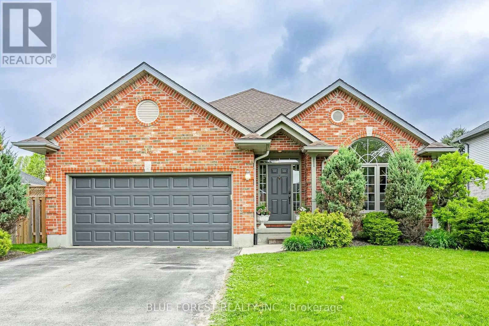 49 PARKVIEW DRIVE