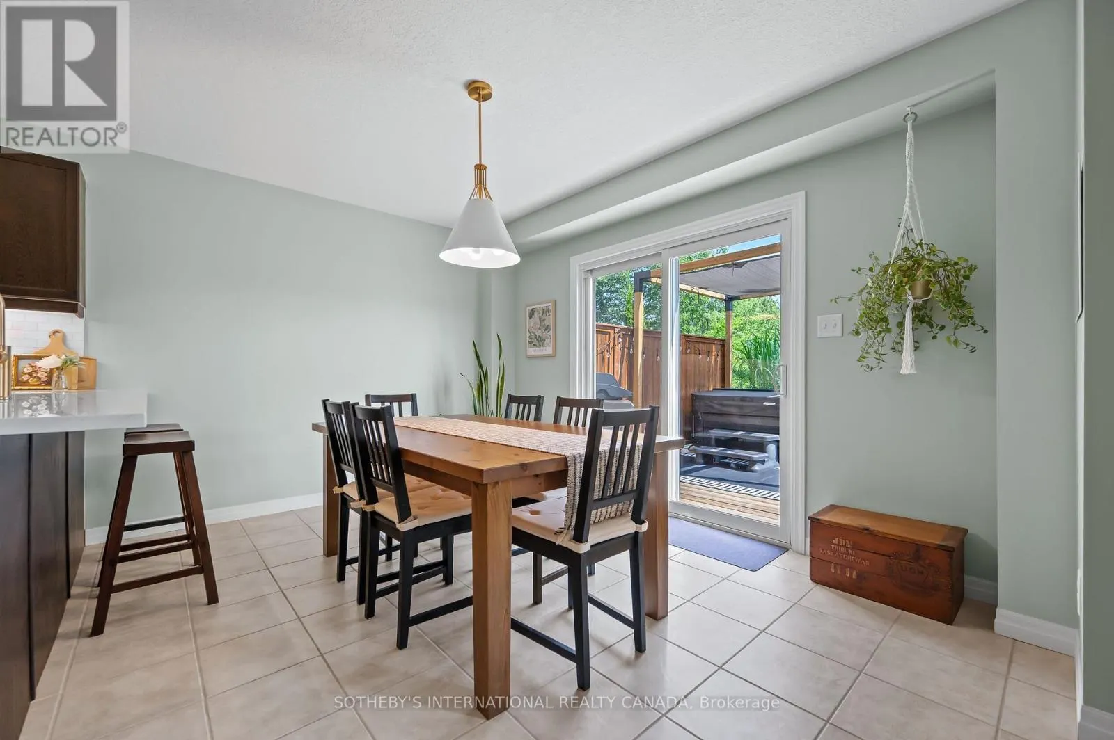 111 HARDCASTLE DRIVE
