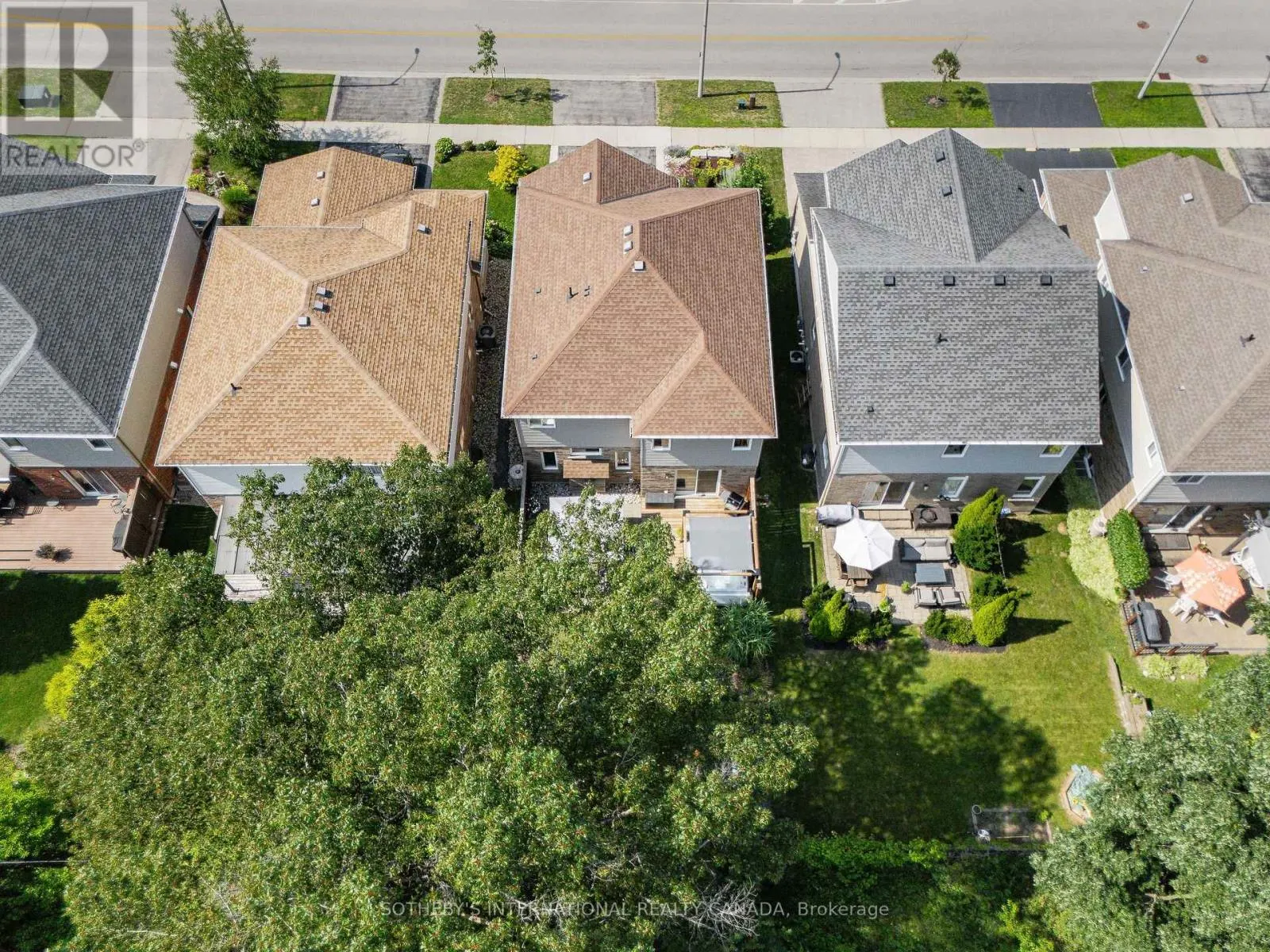 111 HARDCASTLE DRIVE