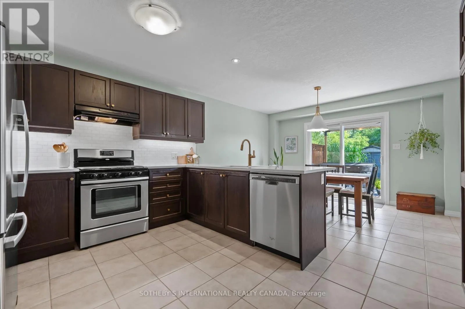 111 HARDCASTLE DRIVE
