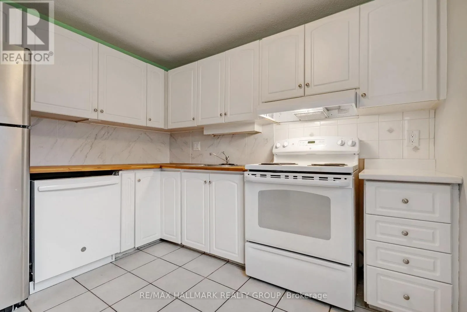 12F LARKSHIRE LANE
