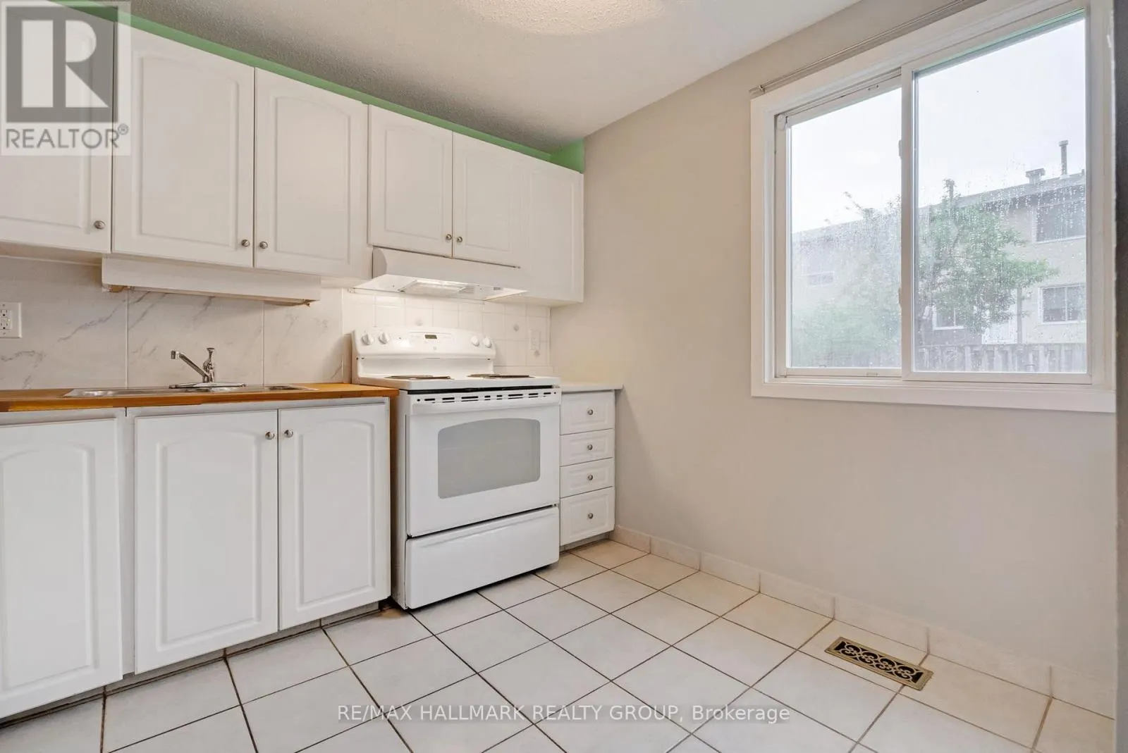12F LARKSHIRE LANE