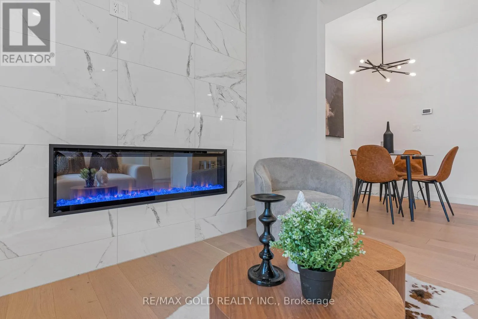 19 - 143 ELGIN STREET N