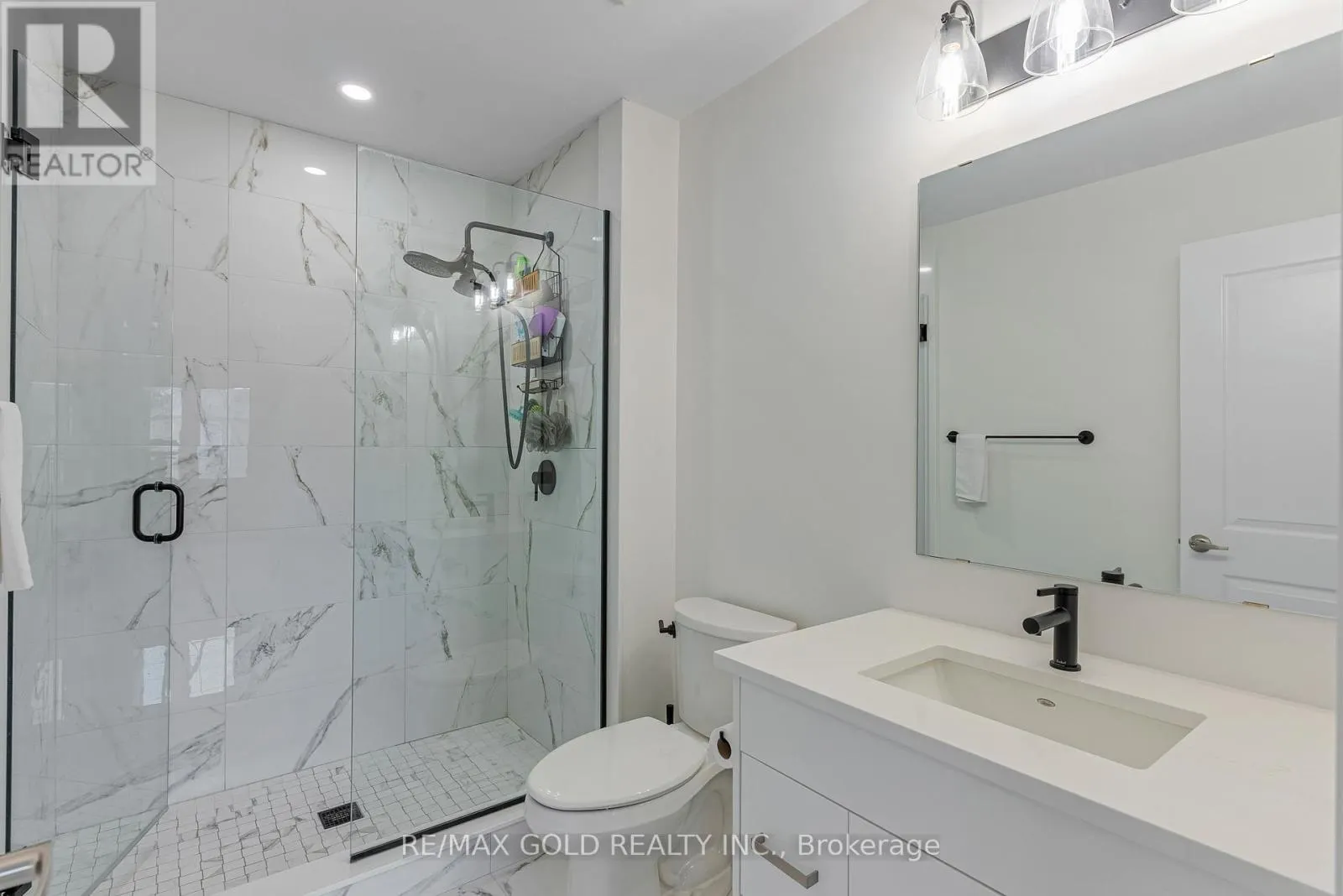 19 - 143 ELGIN STREET N