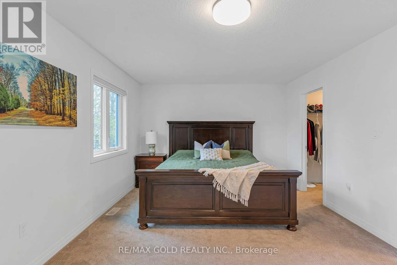 19 - 143 ELGIN STREET N
