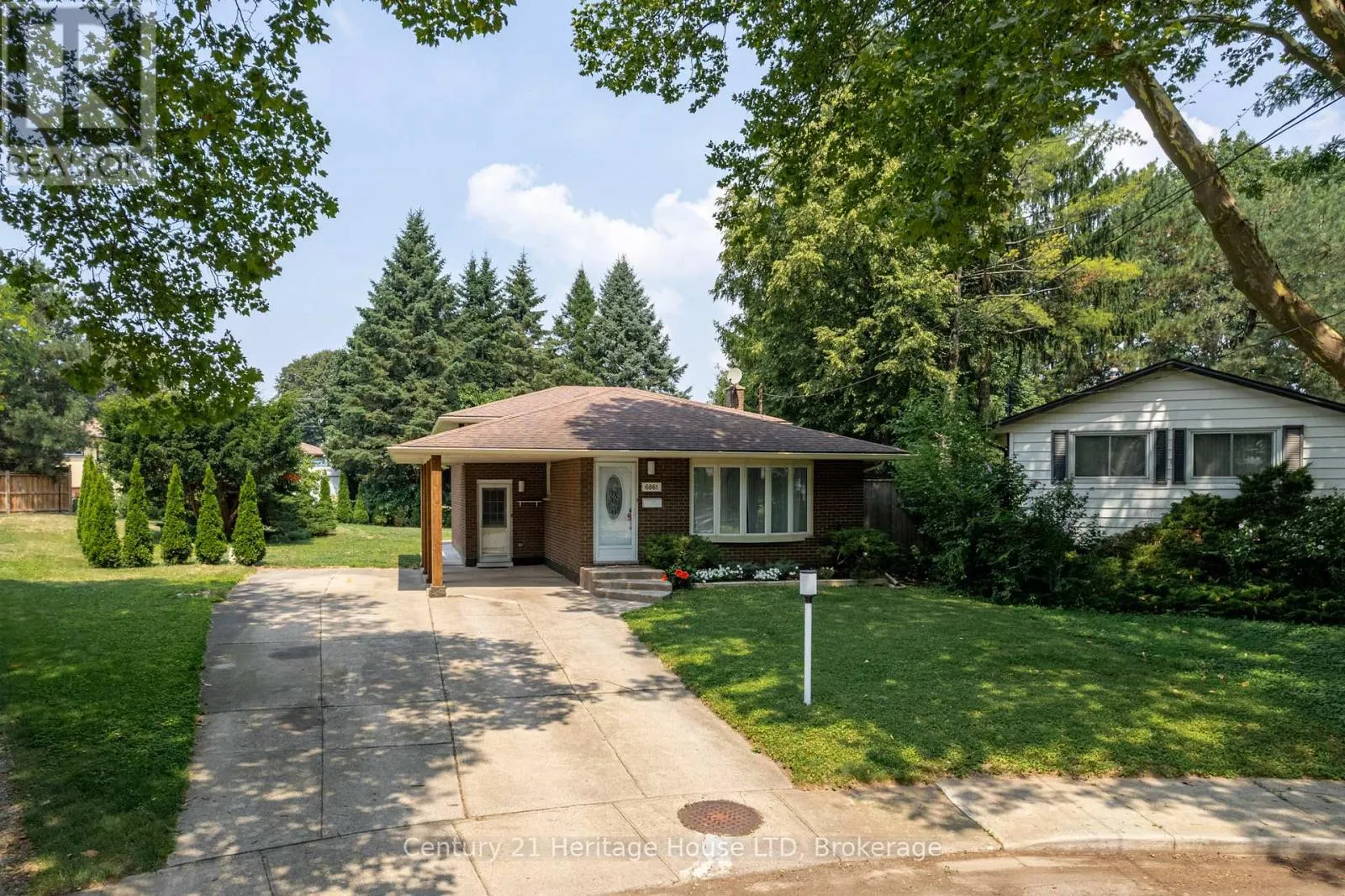 6861 FAIRLAWN CRESCENT