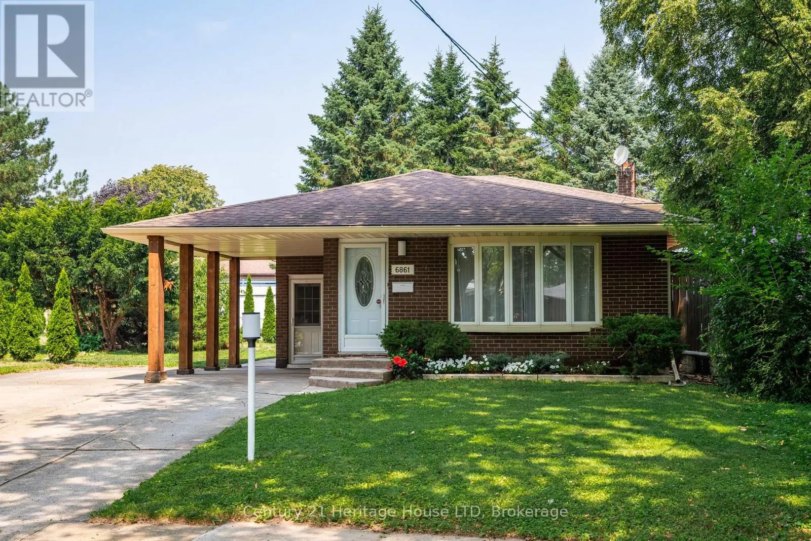 6861 FAIRLAWN CRESCENT
