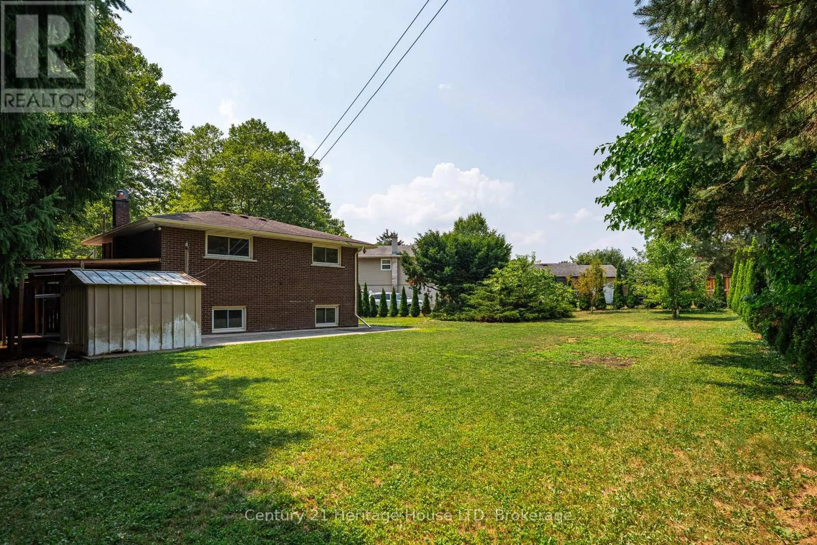 6861 FAIRLAWN CRESCENT