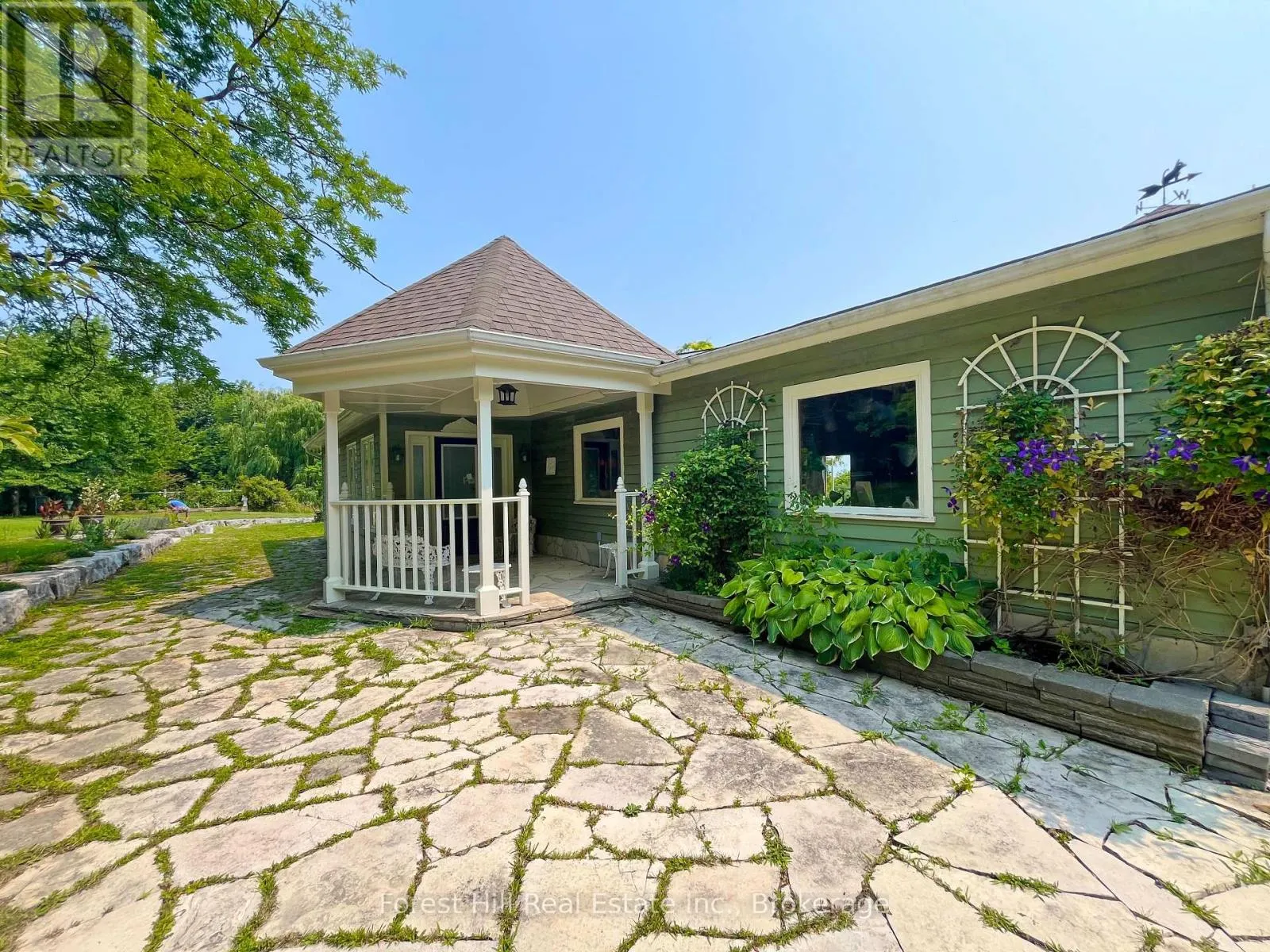 104 MCKAY COURT