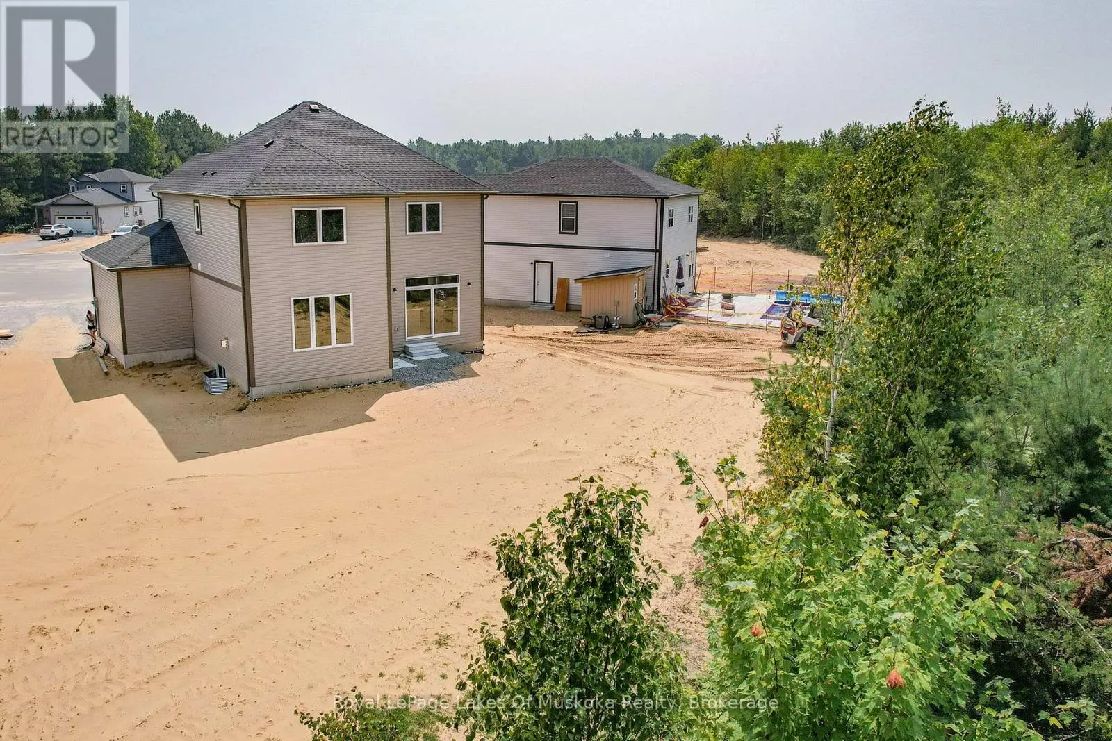 37 WHITEHORN PARK