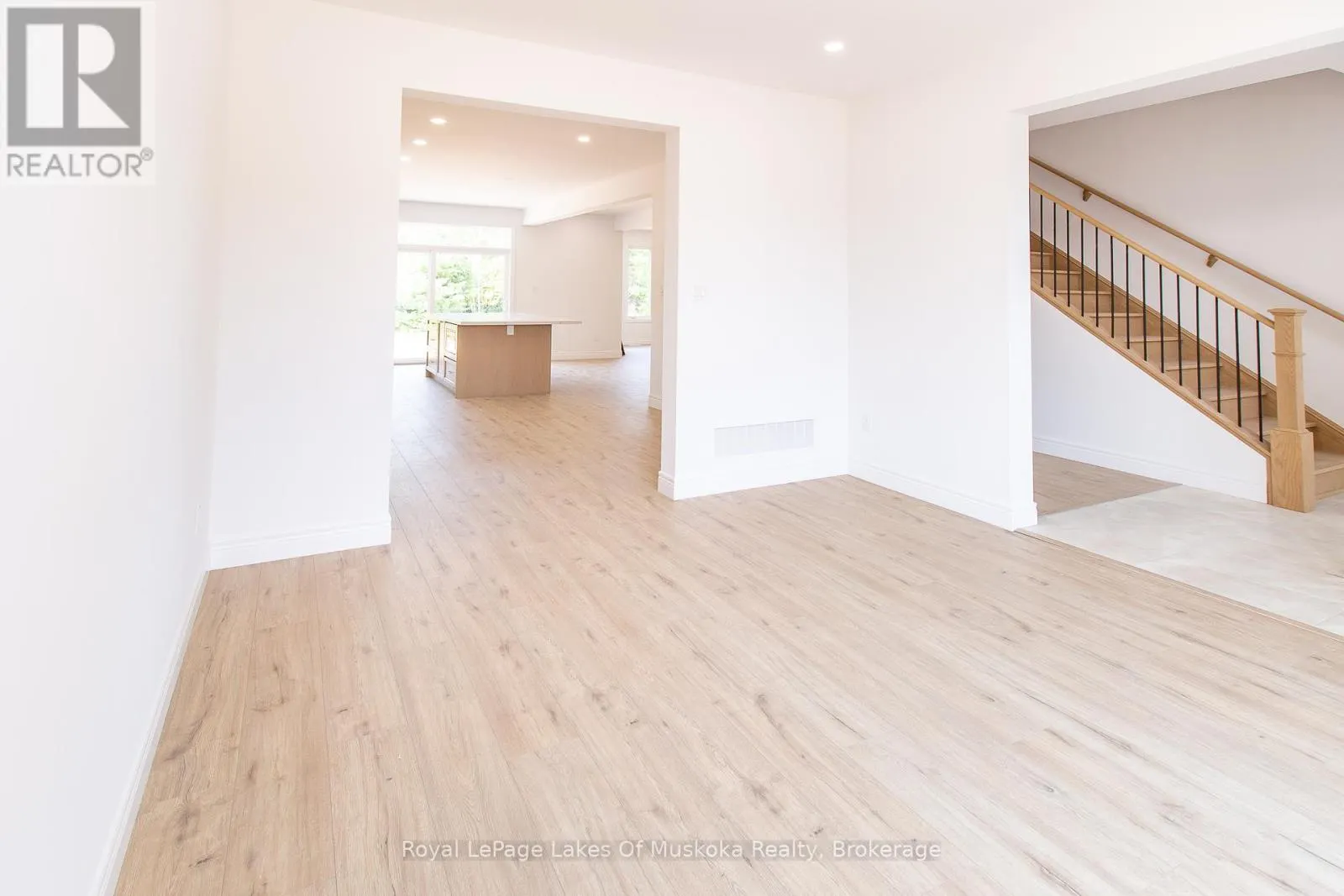37 WHITEHORN PARK