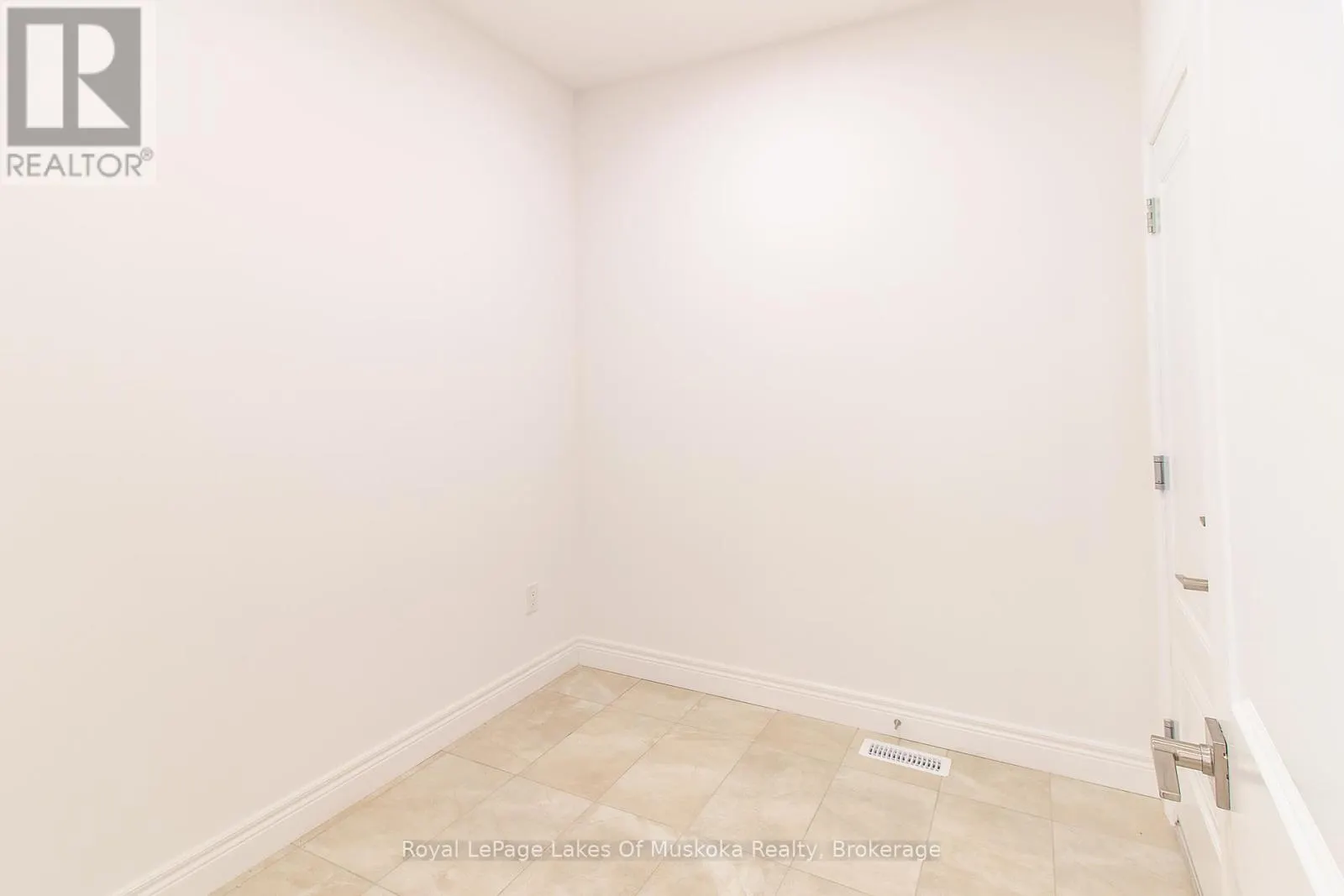 37 WHITEHORN PARK