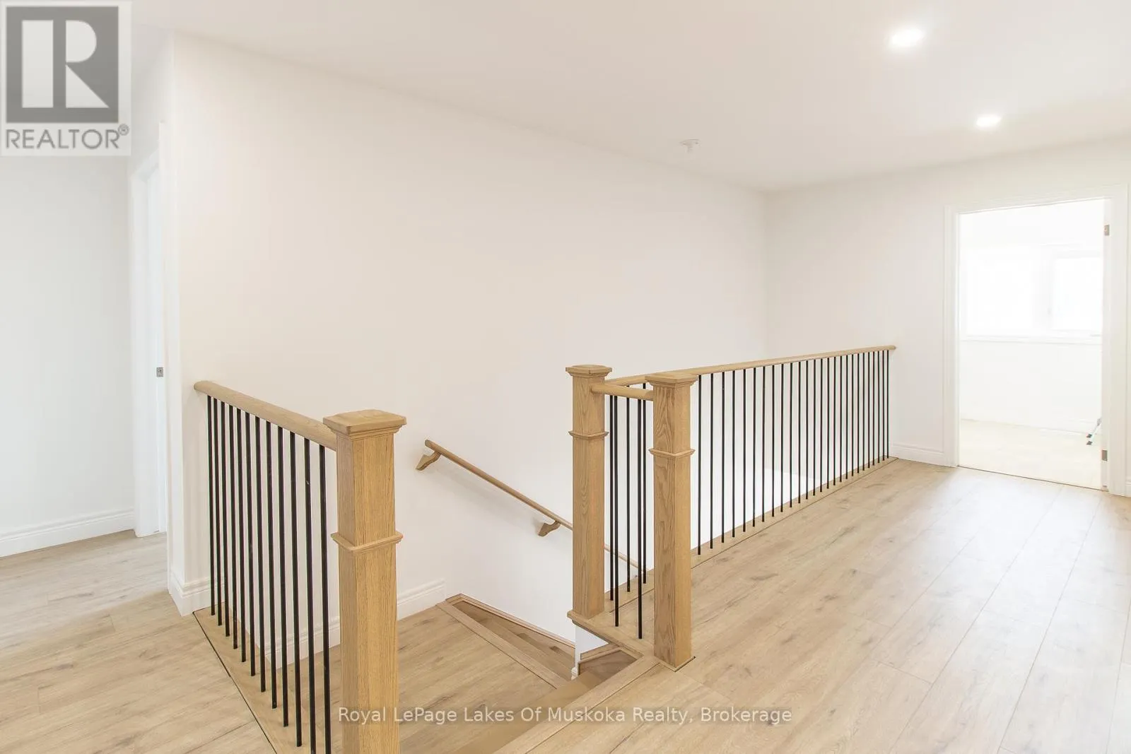 37 WHITEHORN PARK