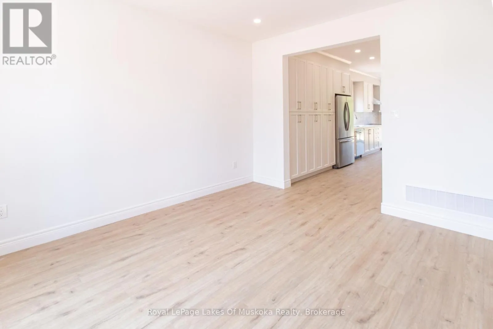 37 WHITEHORN PARK