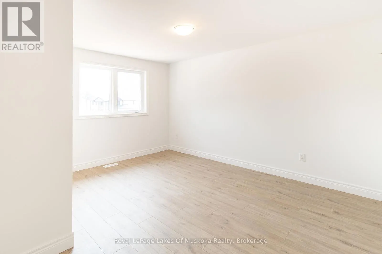 37 WHITEHORN PARK