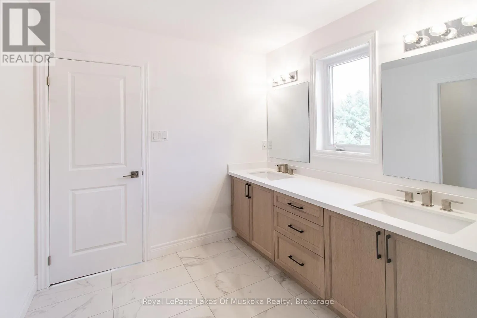 37 WHITEHORN PARK