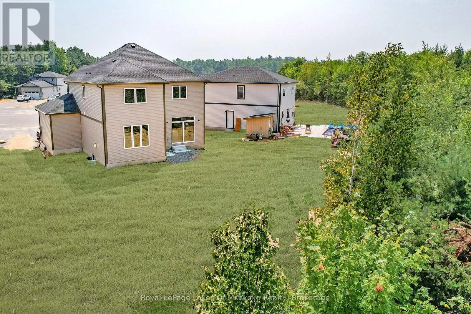 37 WHITEHORN PARK