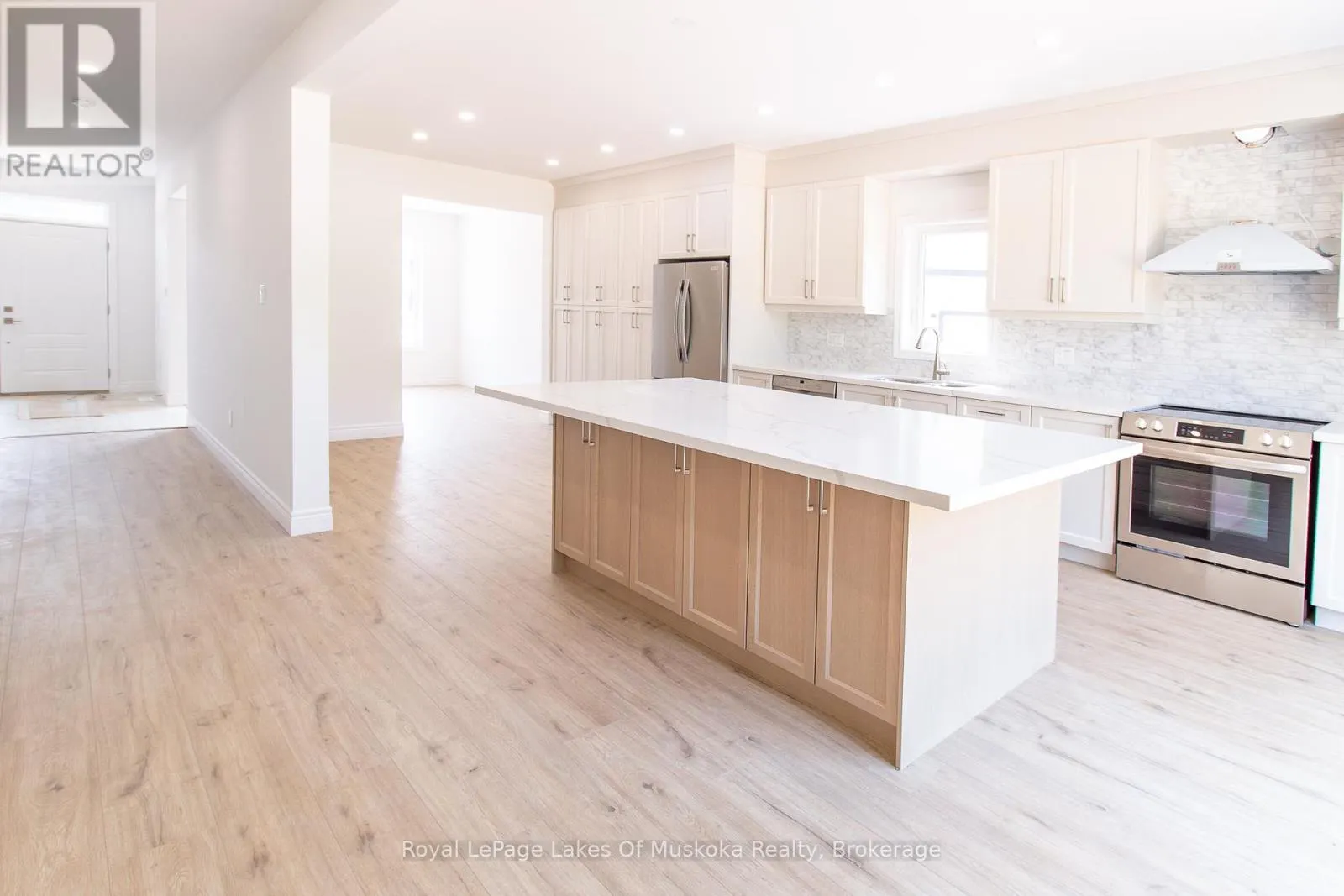 37 WHITEHORN PARK