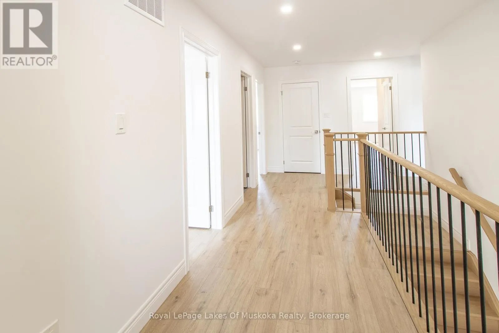 37 WHITEHORN PARK