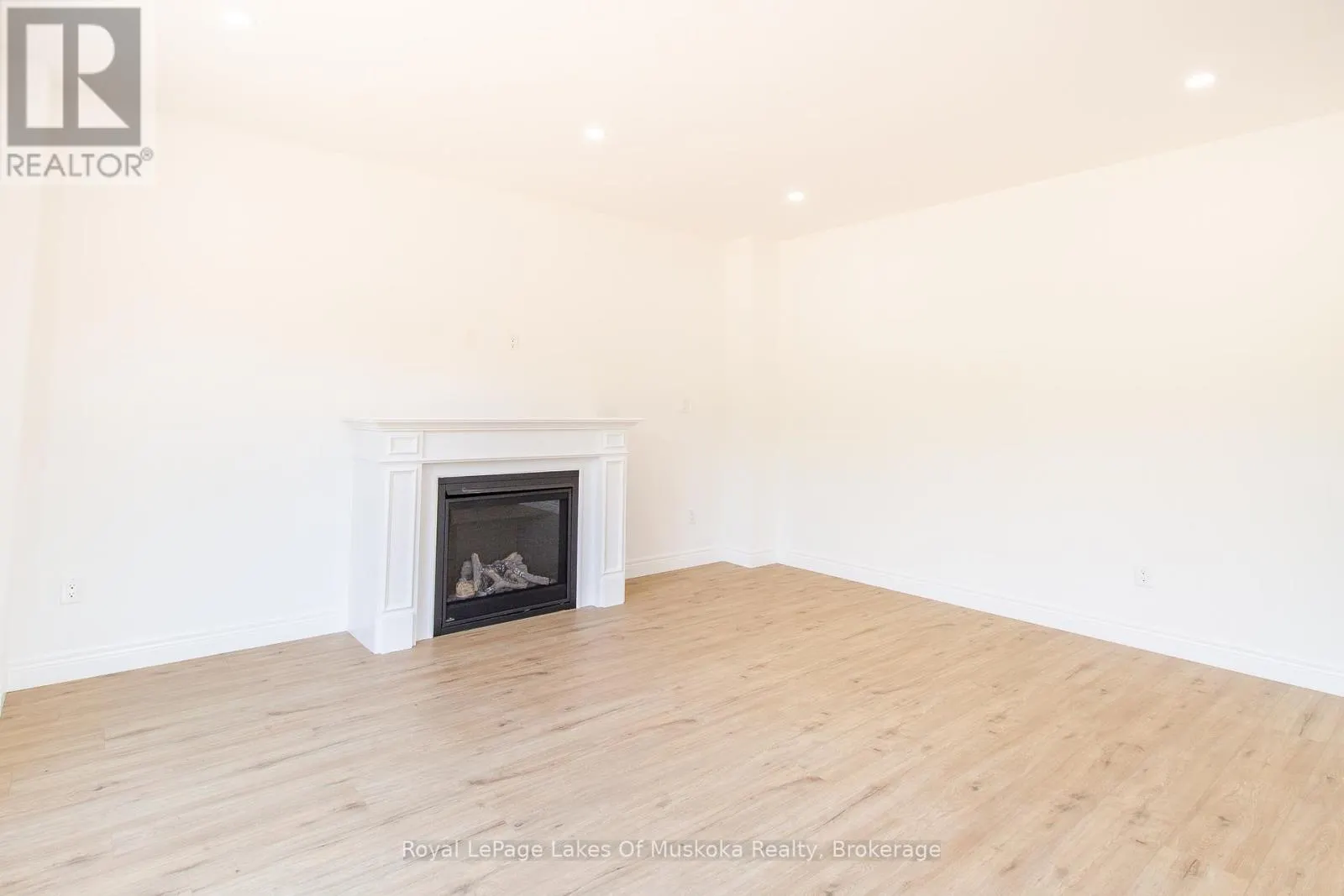 37 WHITEHORN PARK