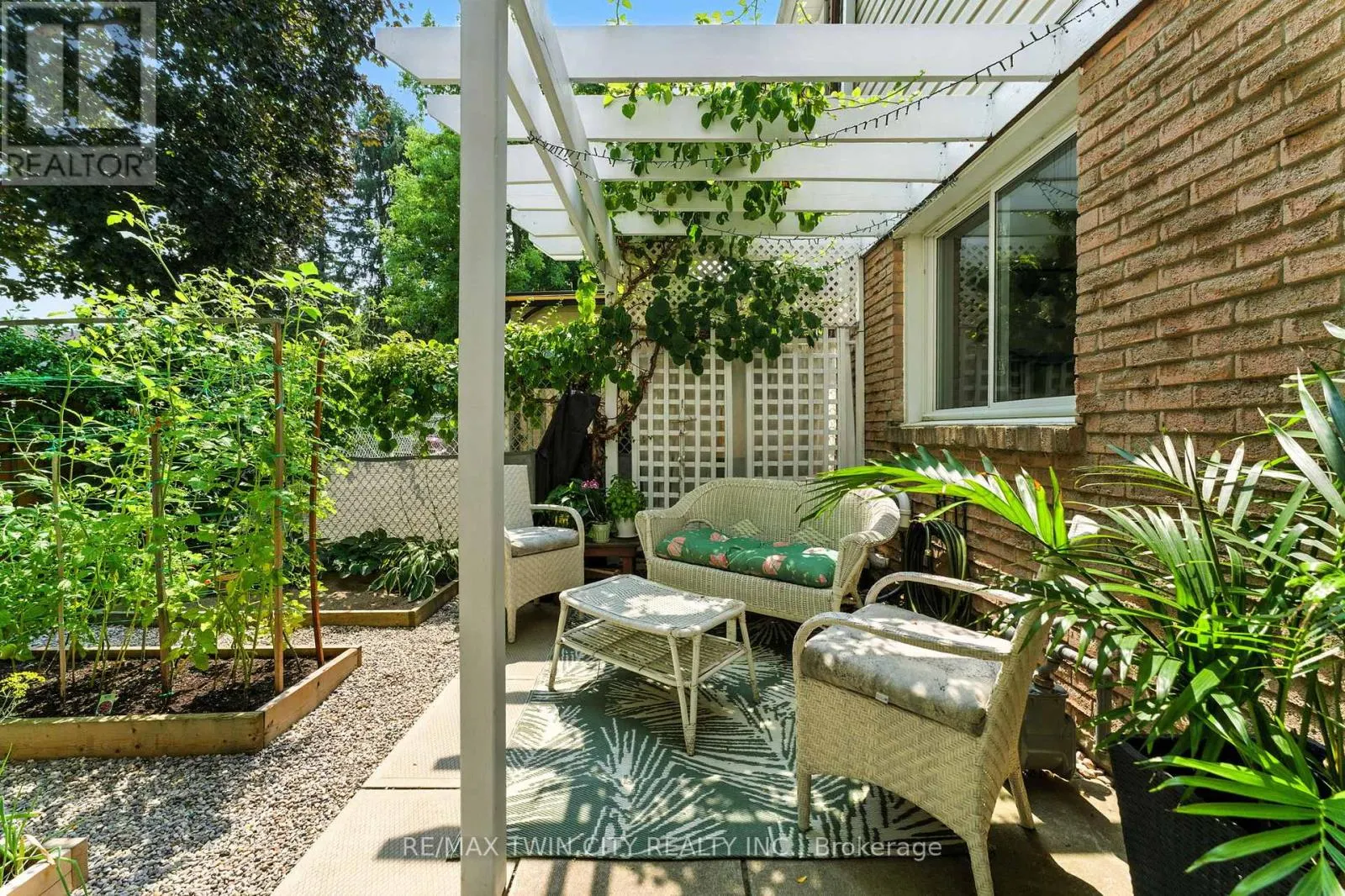 68 WESTMOUNT MEWS