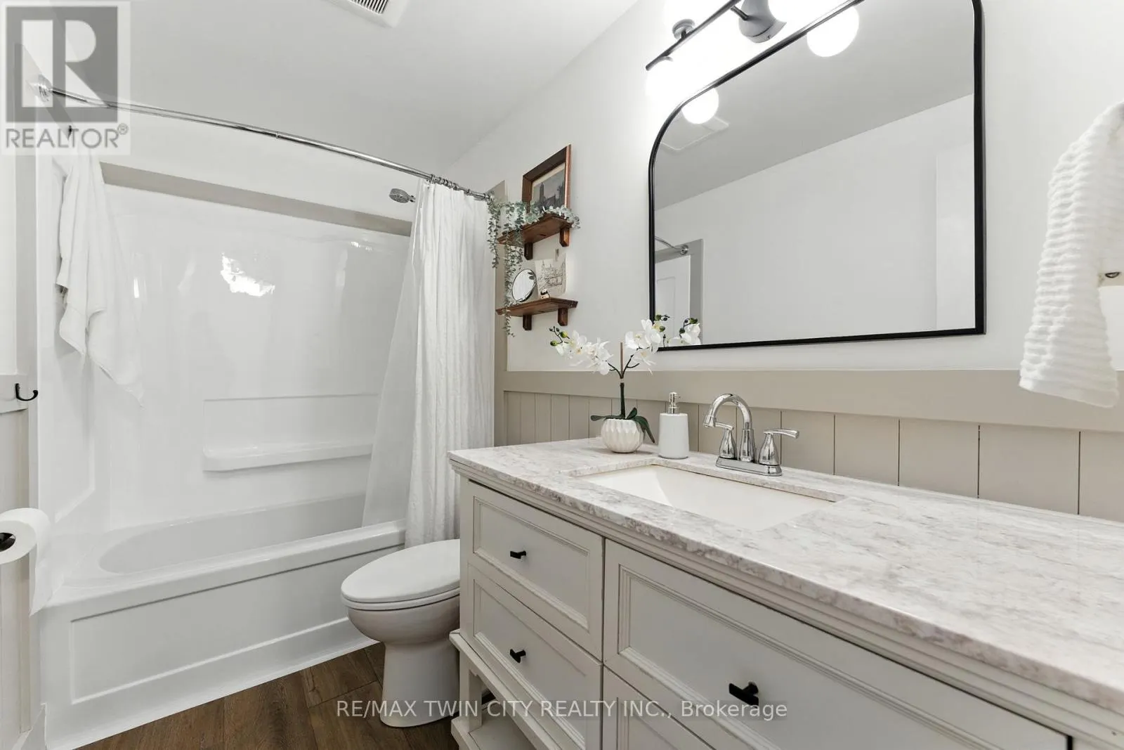 68 WESTMOUNT MEWS