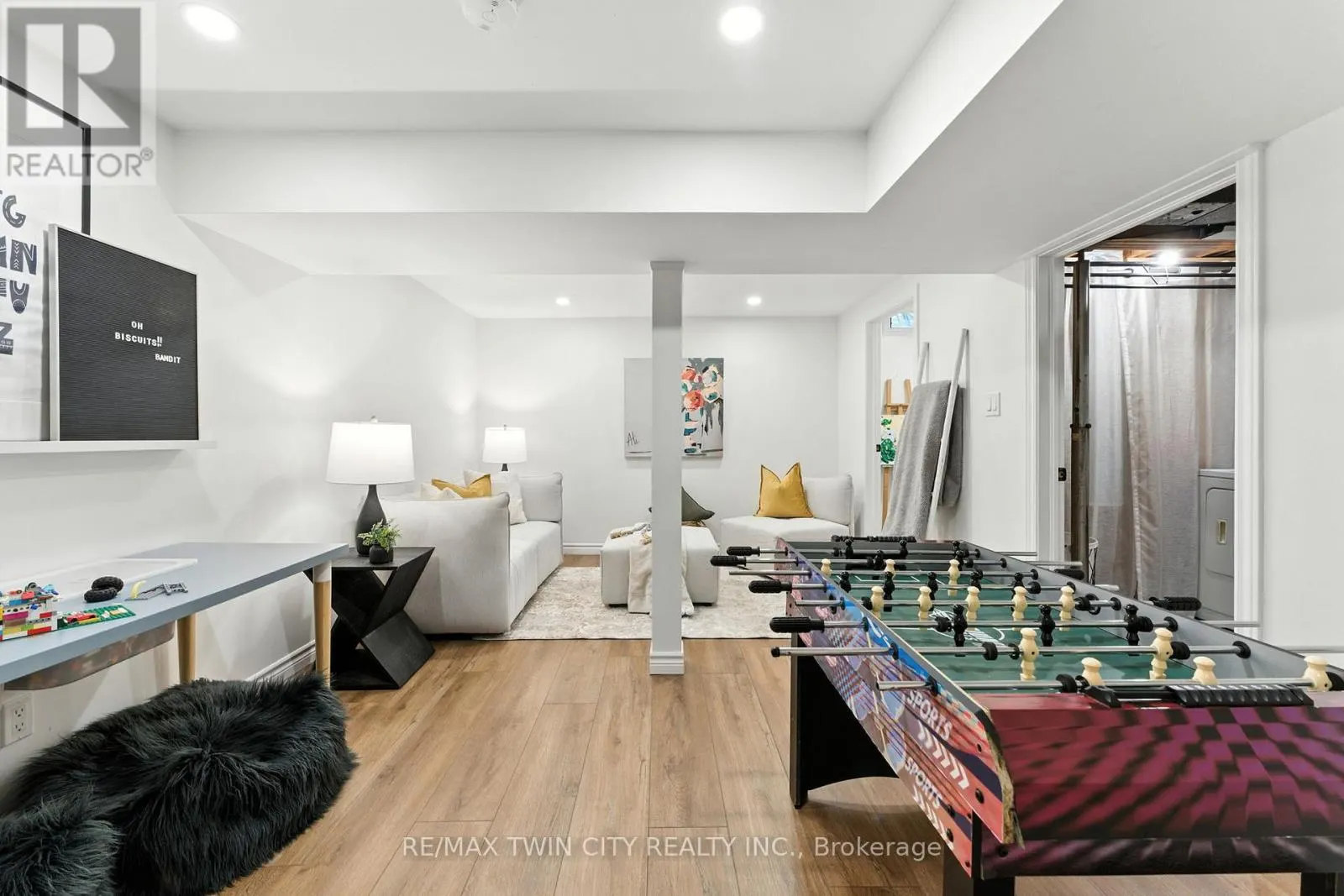 68 WESTMOUNT MEWS