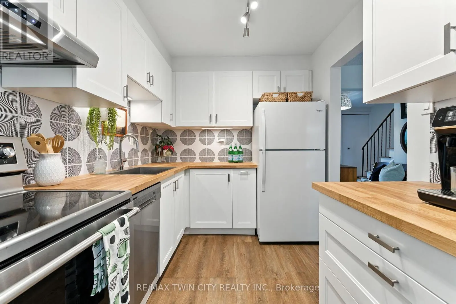 68 WESTMOUNT MEWS